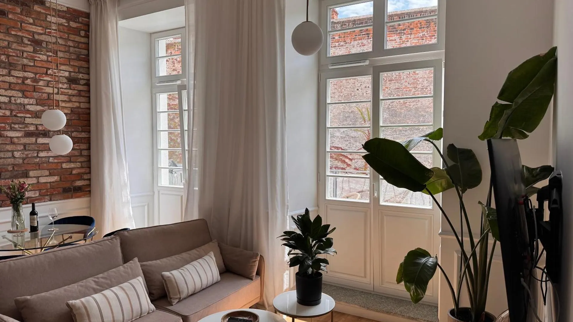 Apartament Przy Bulwarze联系方式